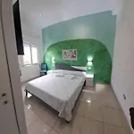 Enza Vacanze דירה סנטה מריה די קסטלבאטה