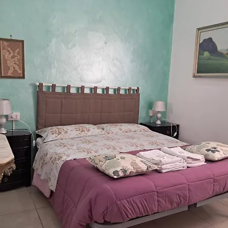 Enza Vacanze サンタ・マリア・ディ・カステッラバーテ