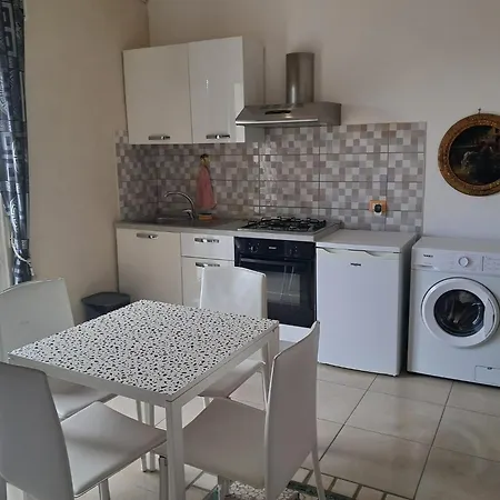 Enza Vacanze Apartment *