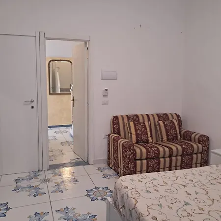 Enza Vacanze サンタ・マリア・ディ・カステッラバーテ