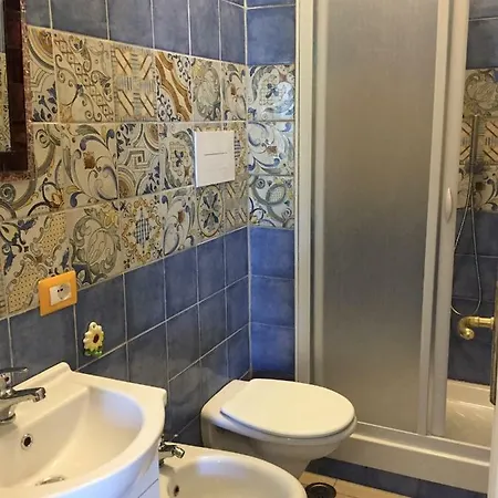 Enza Vacanze アパート サンタ・マリア・ディ・カステッラバーテ